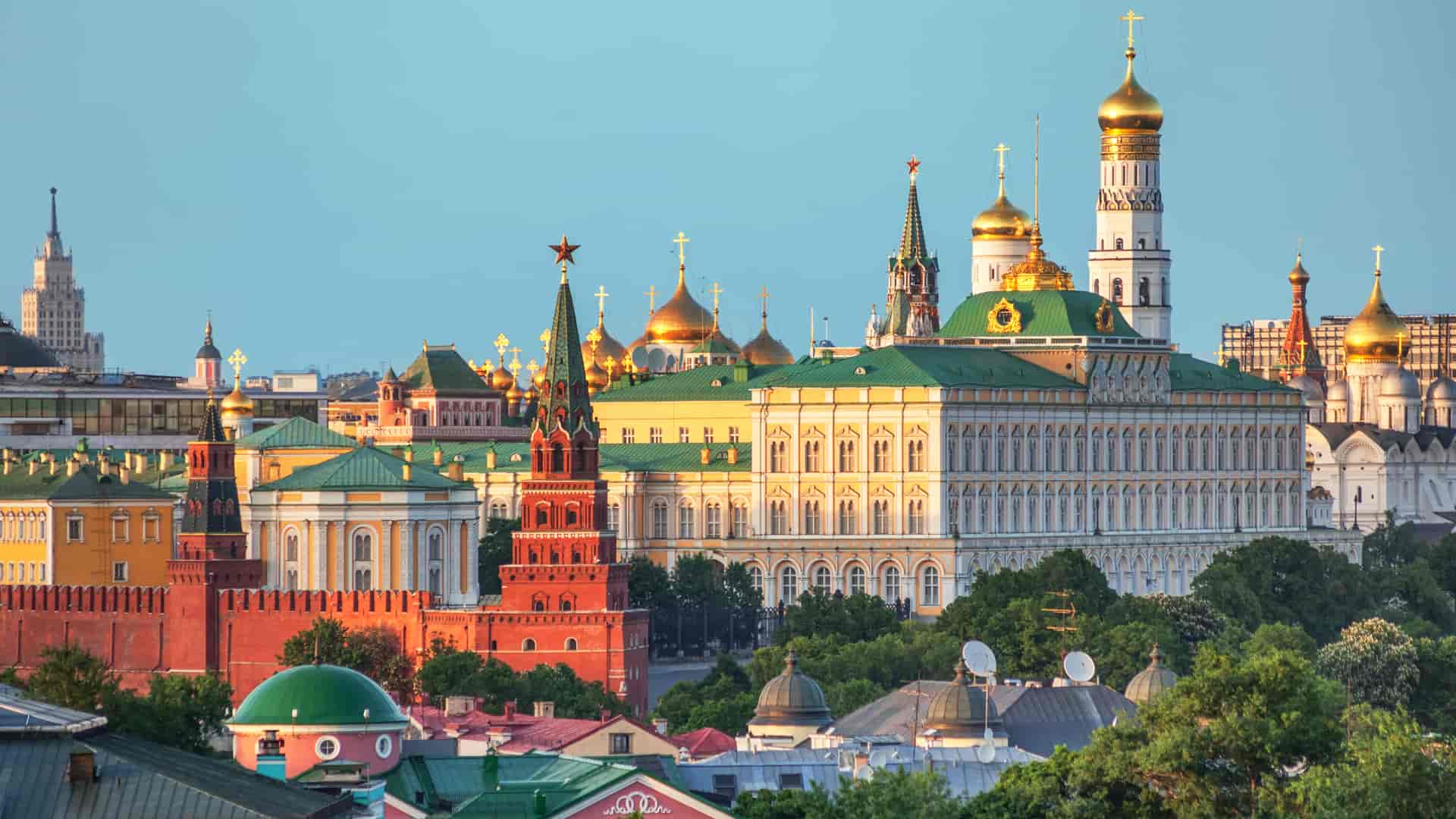 view-of-the-kremlin-in-moscow-russia-2021-08-26-18-57-02-utc